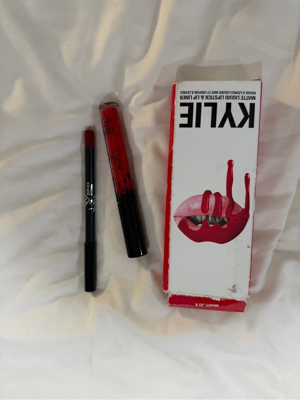 Kylie Cosmetics Red Matte Liquid Lipstick & Lip Liner Set